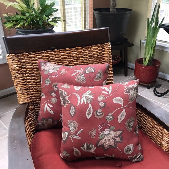 Patio Pillows Set of 2 Cinnamon Floral 14”x14” - Picture 1 of 4